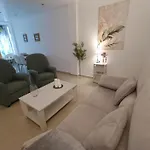 En Casa De Leonor